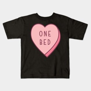 One Bed Candy Heart Tropes Book Lover Pink Kids T-Shirt